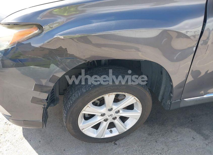 Photo 17 of 2012 Toyota Highlander SE V6 (VIN 5TDZK3EH8CS072714)