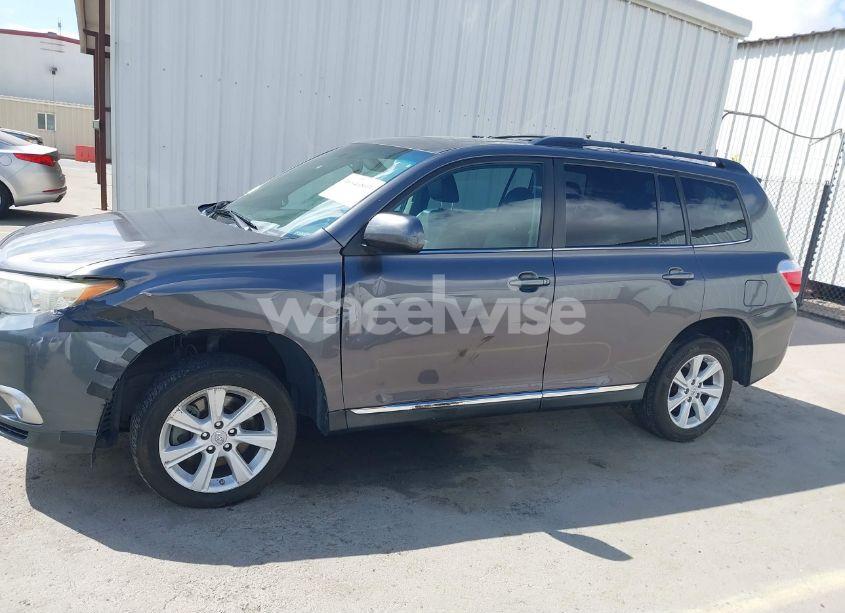 Photo 6 of 2012 Toyota Highlander SE V6 (VIN 5TDZK3EH8CS072714)