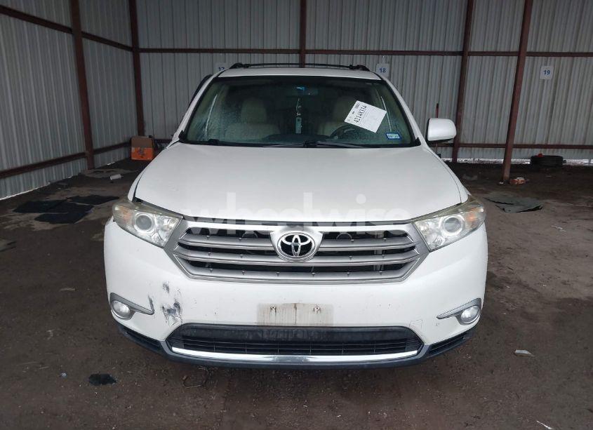 Photo 12 of 2013 Toyota Highlander SE V6 (VIN 5TDZK3EH8DS132427)