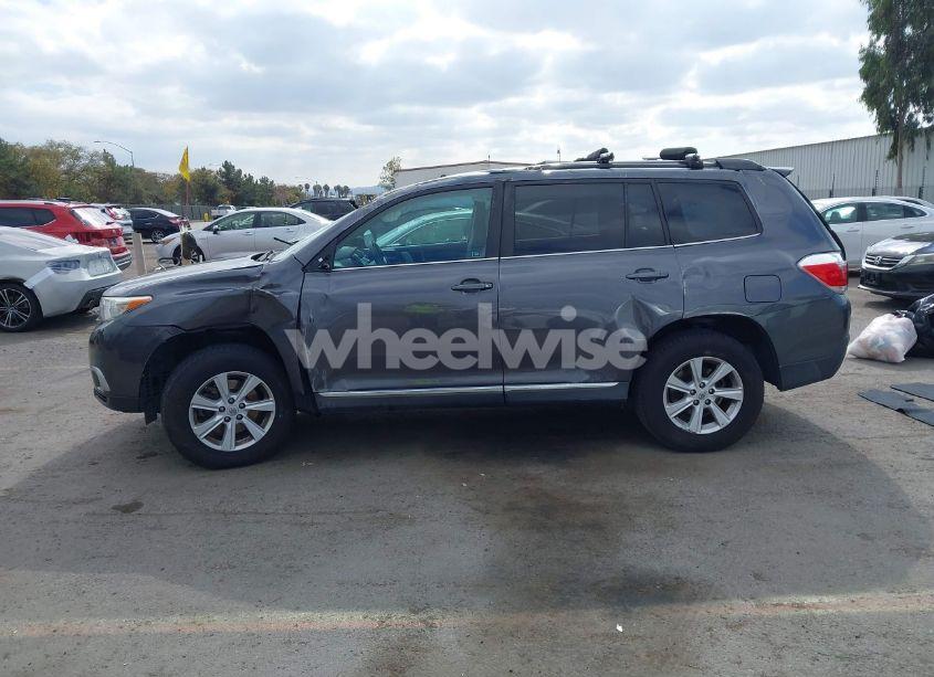 Photo 15 of 2013 Toyota Highlander BASE PLUS V6 (VIN 5TDZK3EH8DS142438)