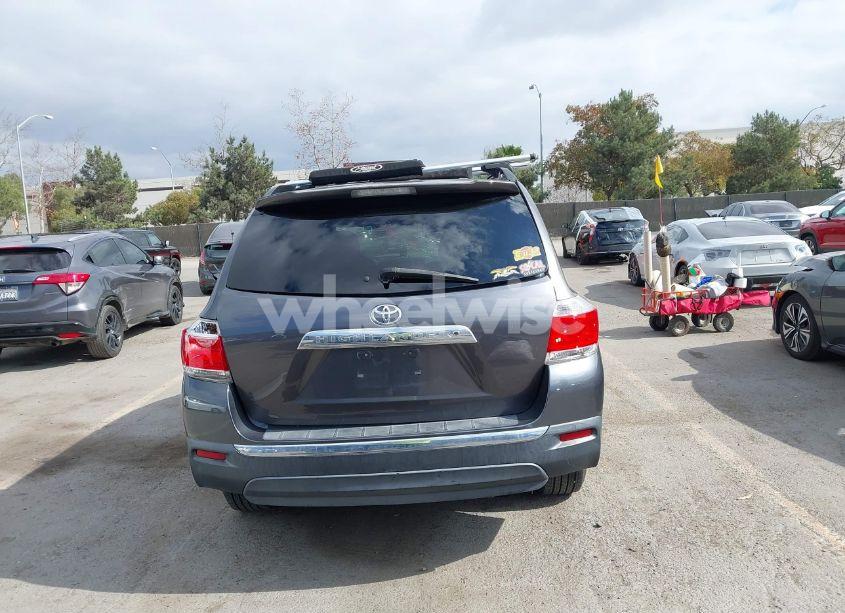 Photo 17 of 2013 Toyota Highlander BASE PLUS V6 (VIN 5TDZK3EH8DS142438)