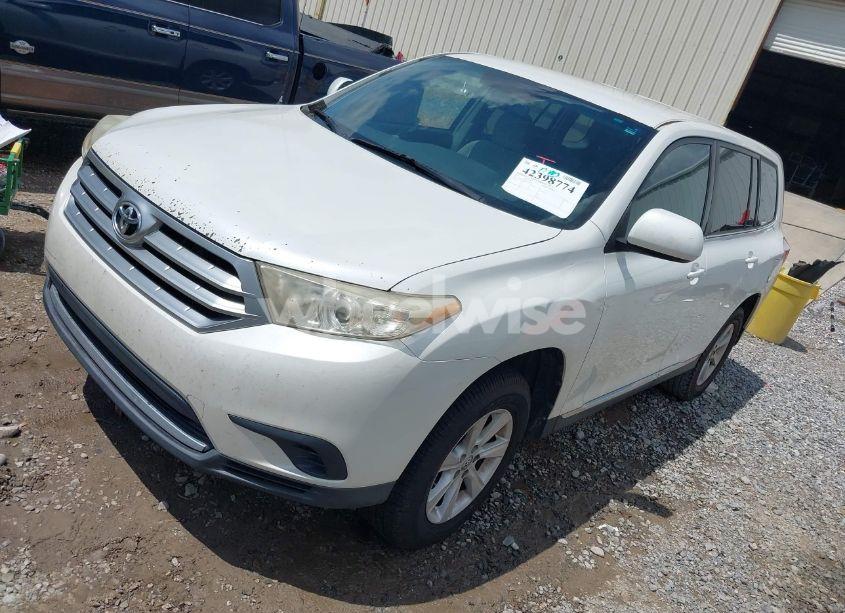 Photo 2 of 2011 Toyota Highlander BASE V6 (VIN 5TDZK3EH9BS024539)