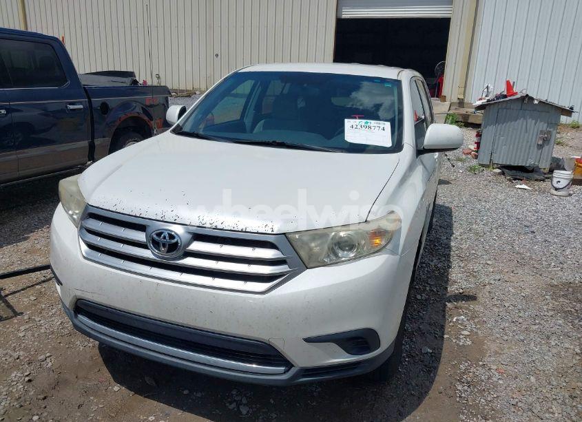 Photo 6 of 2011 Toyota Highlander BASE V6 (VIN 5TDZK3EH9BS024539)