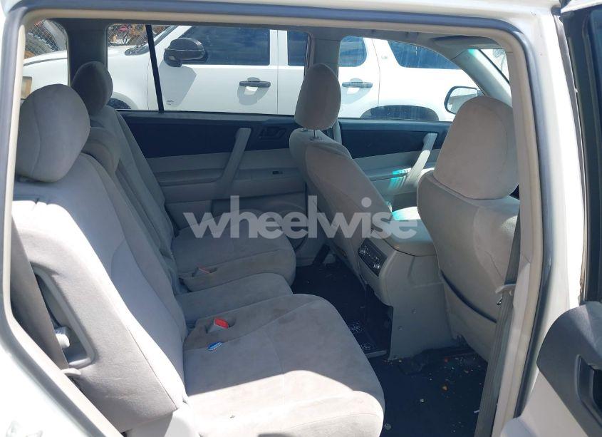 Photo 8 of 2011 Toyota Highlander BASE V6 (VIN 5TDZK3EH9BS024539)