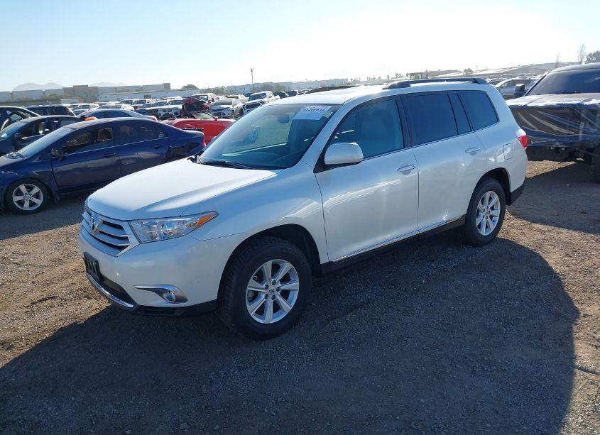 Photo 2 of 2011 Toyota Highlander SE V6 (VIN 5TDZK3EH9BS039123)