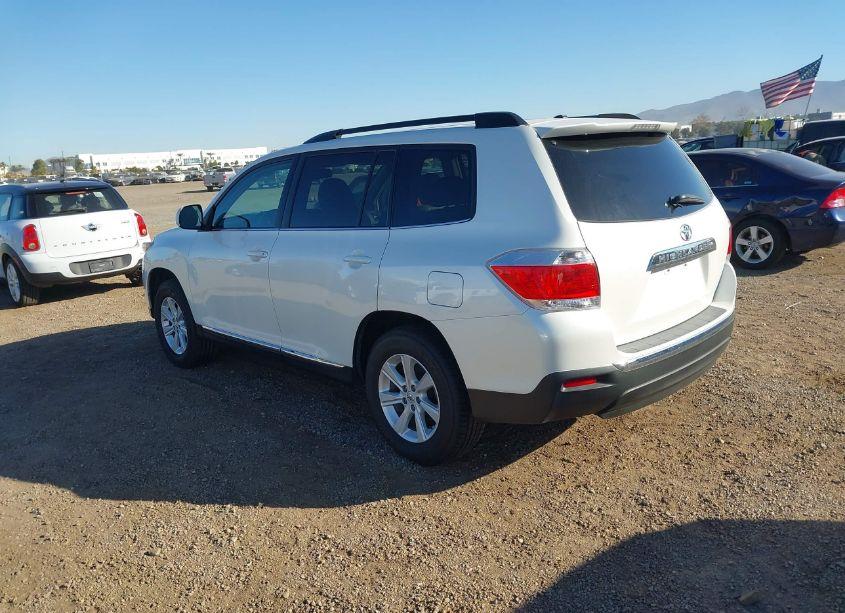 Photo 3 of 2011 Toyota Highlander SE V6 (VIN 5TDZK3EH9BS039123)