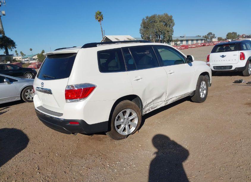 Photo 4 of 2011 Toyota Highlander SE V6 (VIN 5TDZK3EH9BS039123)