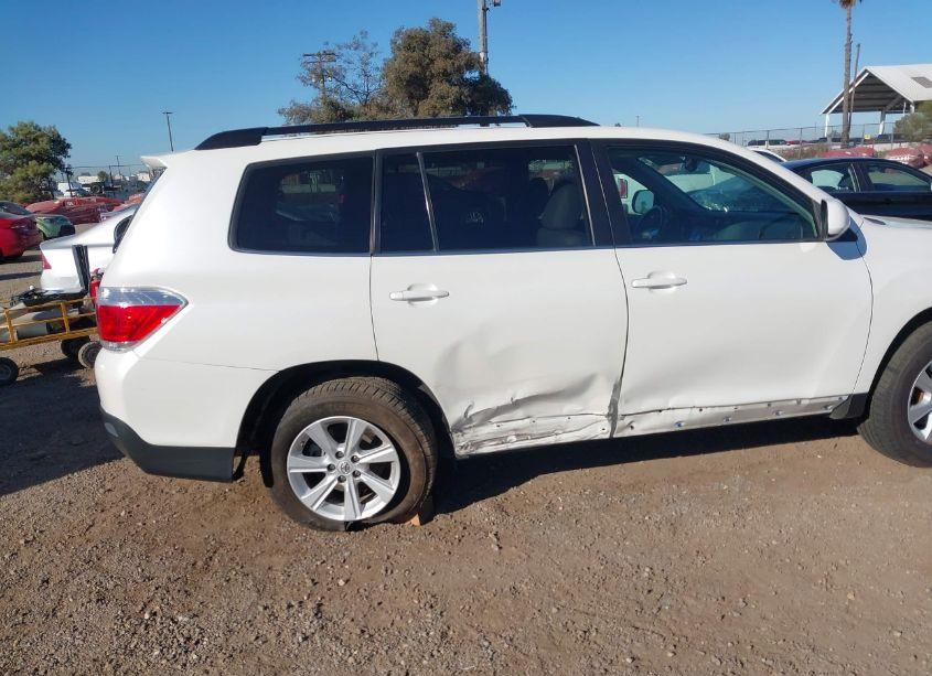 Photo 6 of 2011 Toyota Highlander SE V6 (VIN 5TDZK3EH9BS039123)