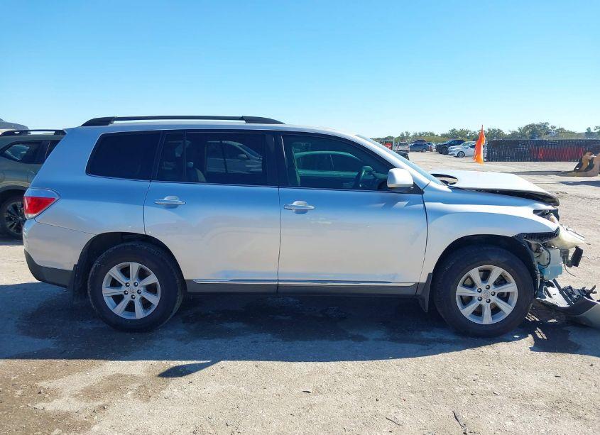 Photo 13 of 2013 Toyota Highlander SE V6 (VIN 5TDZK3EH9DS127432)