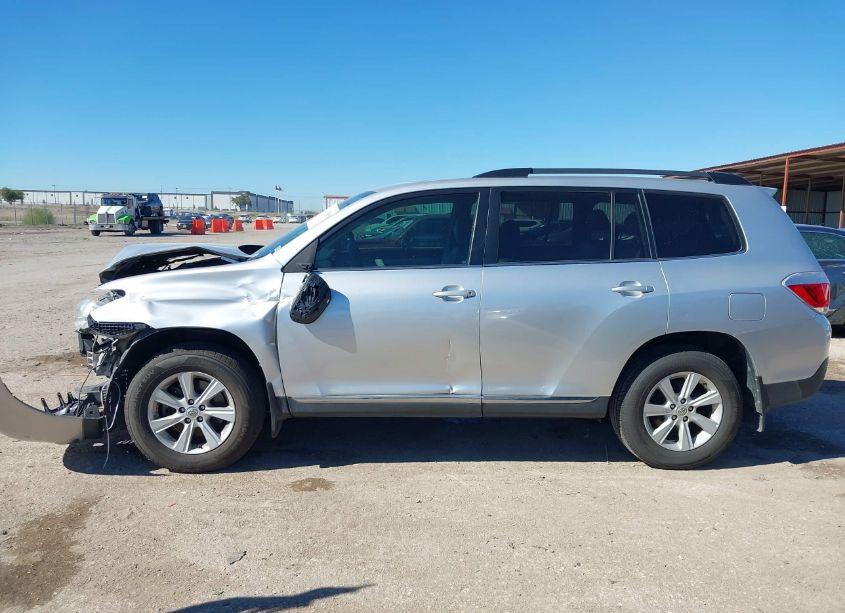 Photo 14 of 2013 Toyota Highlander SE V6 (VIN 5TDZK3EH9DS127432)
