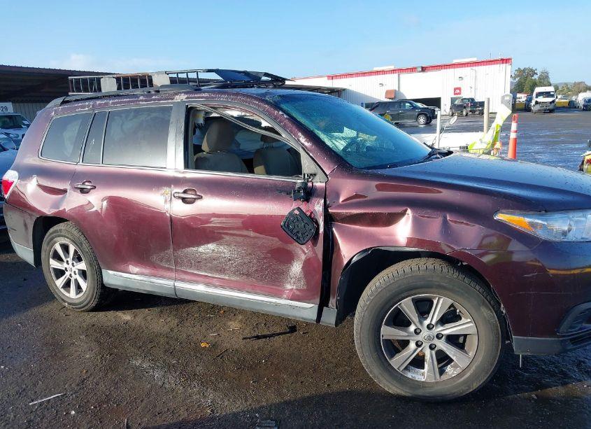 Photo 13 of 2013 Toyota Highlander BASE V6 (VIN 5TDZK3EH9DS132971)