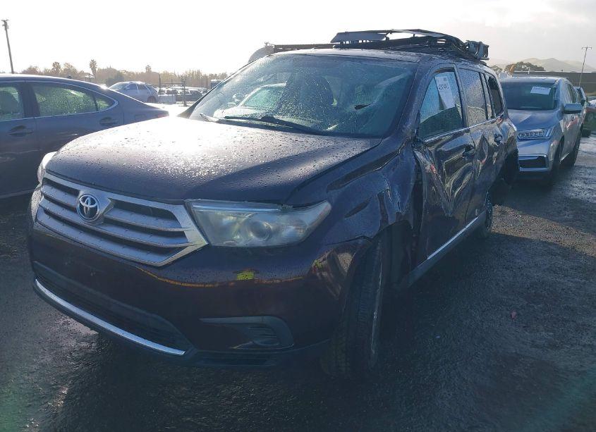 Photo 2 of 2013 Toyota Highlander BASE V6 (VIN 5TDZK3EH9DS132971)