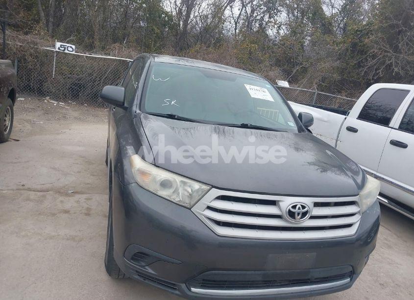 Photo 12 of 2011 Toyota Highlander BASE V6 (VIN 5TDZK3EHXBS034190)