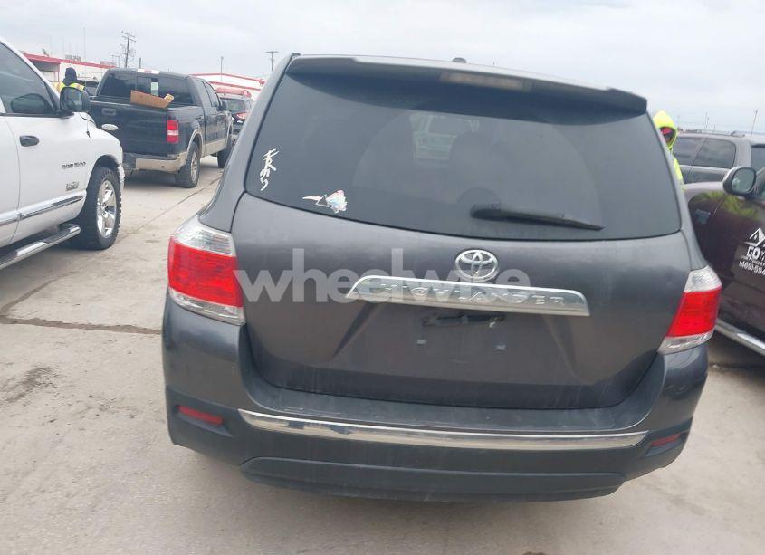 Photo 16 of 2011 Toyota Highlander BASE V6 (VIN 5TDZK3EHXBS034190)