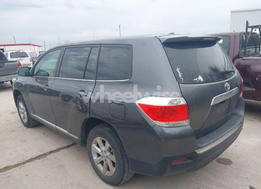 Photo 3 of 2011 Toyota Highlander BASE V6 (VIN 5TDZK3EHXBS034190)