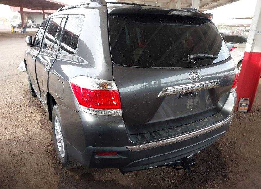 Photo 3 of 2011 Toyota Highlander SE V6 (VIN 5TDZK3EHXBS047389)