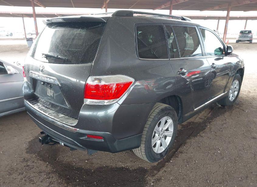 Photo 4 of 2011 Toyota Highlander SE V6 (VIN 5TDZK3EHXBS047389)