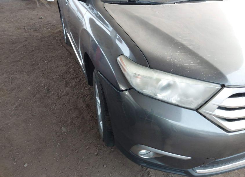 Photo 6 of 2011 Toyota Highlander SE V6 (VIN 5TDZK3EHXBS047389)