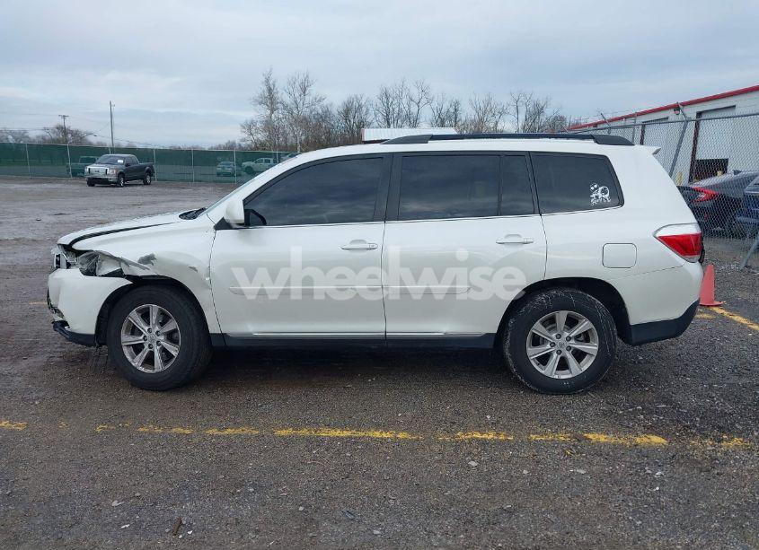 Photo 14 of 2011 Toyota Highlander SE V6 (VIN 5TDZK3EHXBS048607)