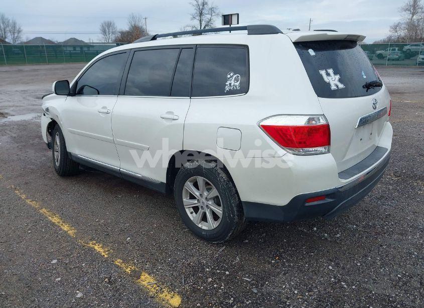 Photo 3 of 2011 Toyota Highlander SE V6 (VIN 5TDZK3EHXBS048607)