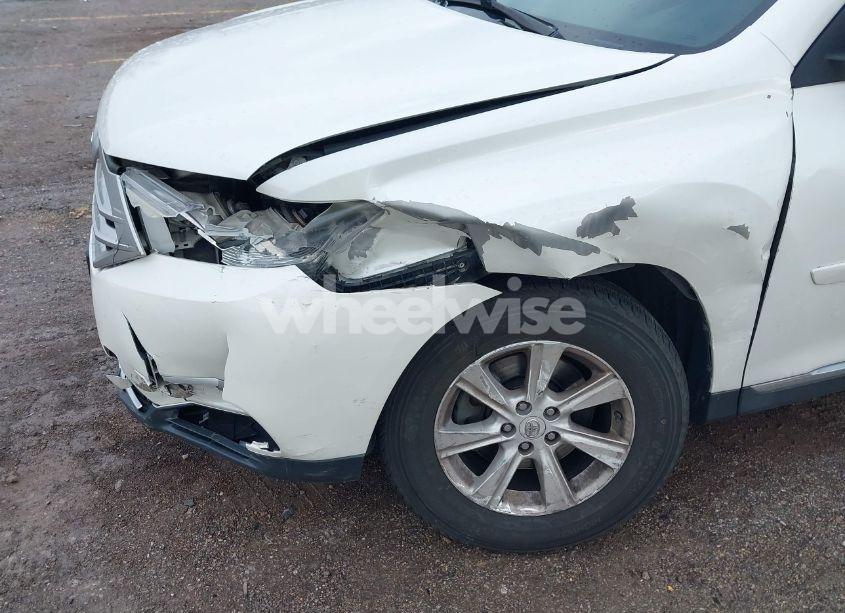 Photo 6 of 2011 Toyota Highlander SE V6 (VIN 5TDZK3EHXBS048607)