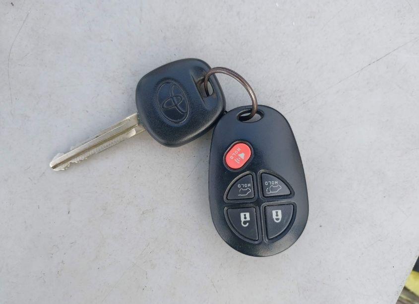 Photo 11 of 2012 Toyota Highlander SE V6 (VIN 5TDZK3EHXCS053596)