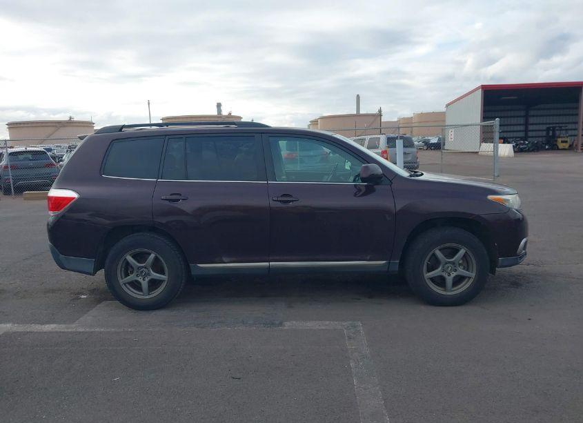 Photo 13 of 2012 Toyota Highlander SE V6 (VIN 5TDZK3EHXCS053596)