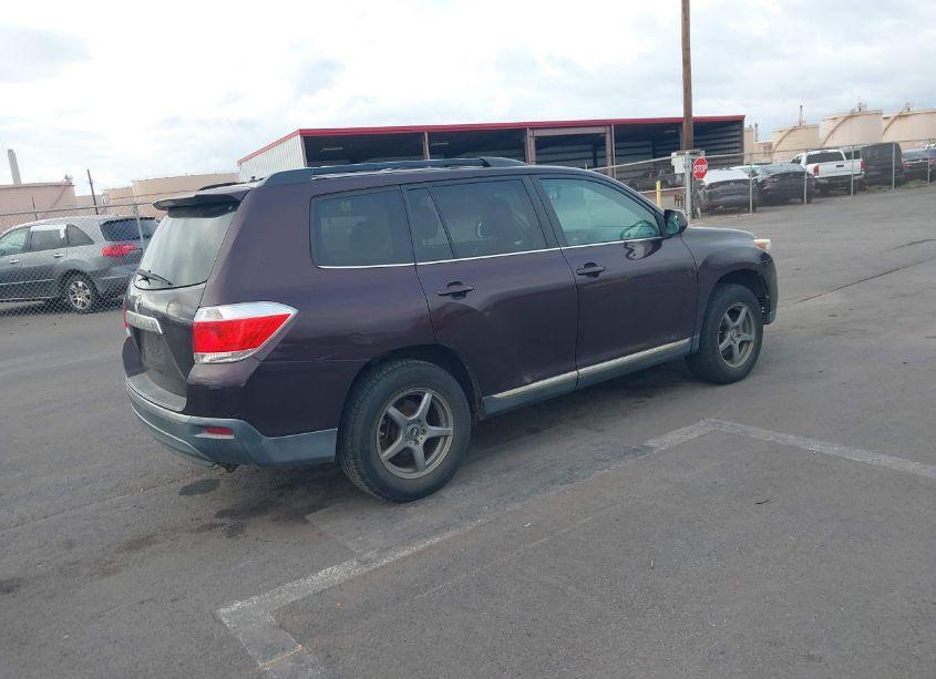 Photo 4 of 2012 Toyota Highlander SE V6 (VIN 5TDZK3EHXCS053596)