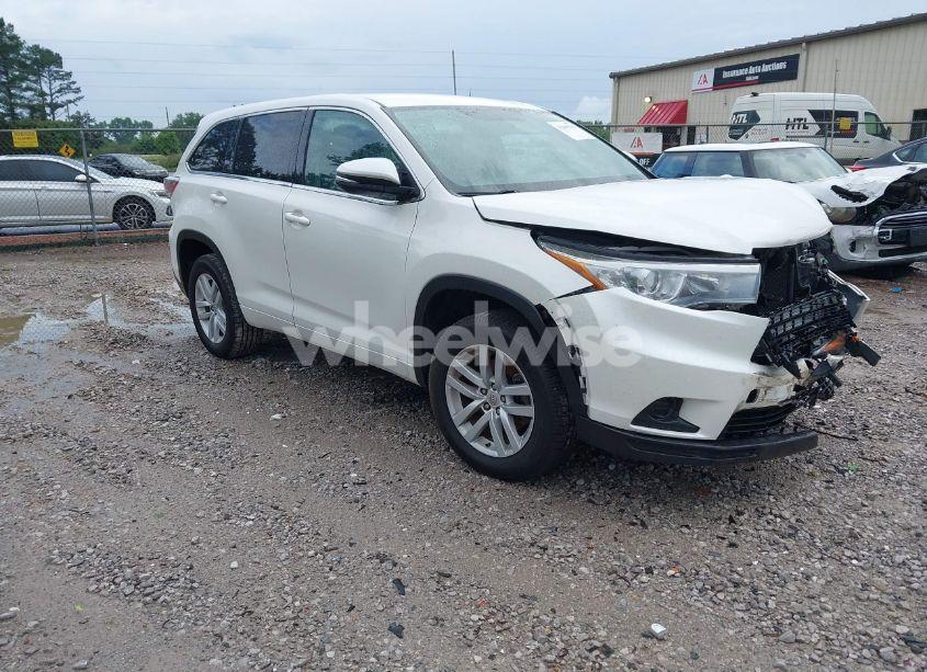 2015 Toyota Highlander LE V6 (VIN 5TDZKRFH0FS063060) main photo
