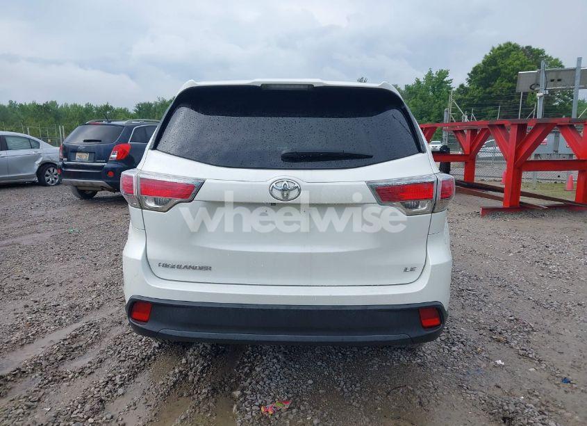 Photo 16 of 2015 Toyota Highlander LE V6 (VIN 5TDZKRFH0FS063060)