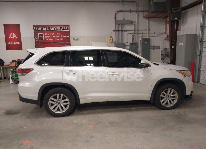 Photo 14 of 2016 Toyota Highlander LE V6 (VIN 5TDZKRFH0GS130743)