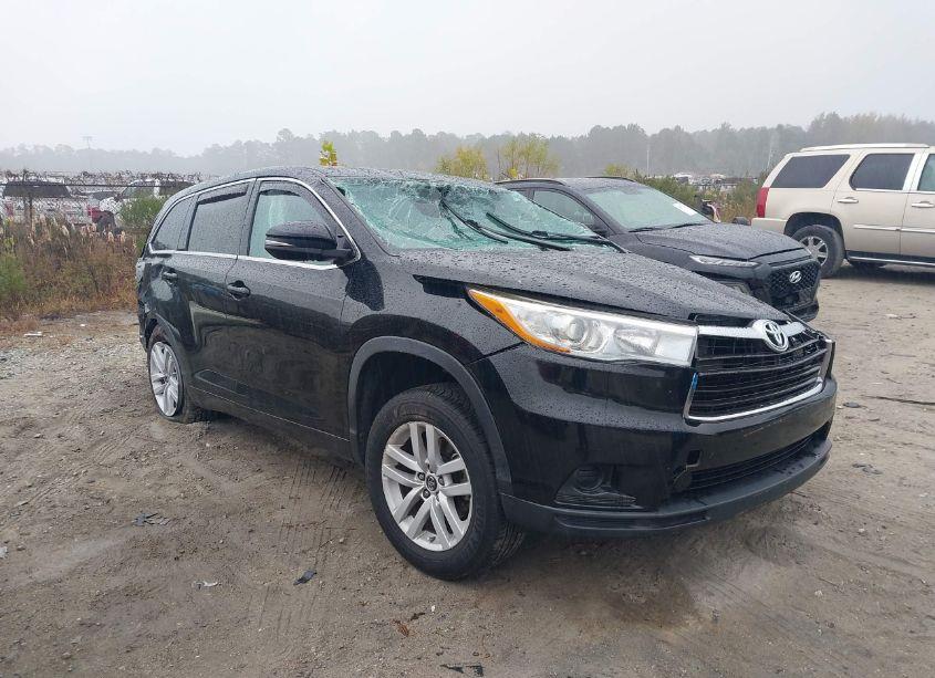 2016 Toyota Highlander LE V6 (VIN 5TDZKRFH0GS147459) main photo