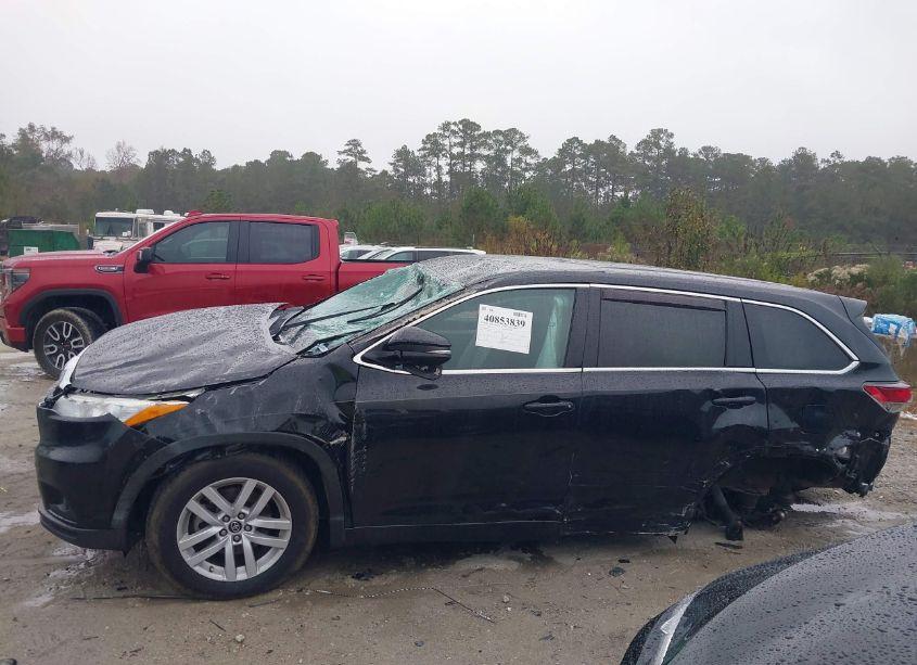 Photo 14 of 2016 Toyota Highlander LE V6 (VIN 5TDZKRFH0GS147459)