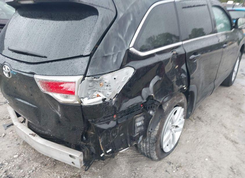 Photo 18 of 2016 Toyota Highlander LE V6 (VIN 5TDZKRFH0GS147459)