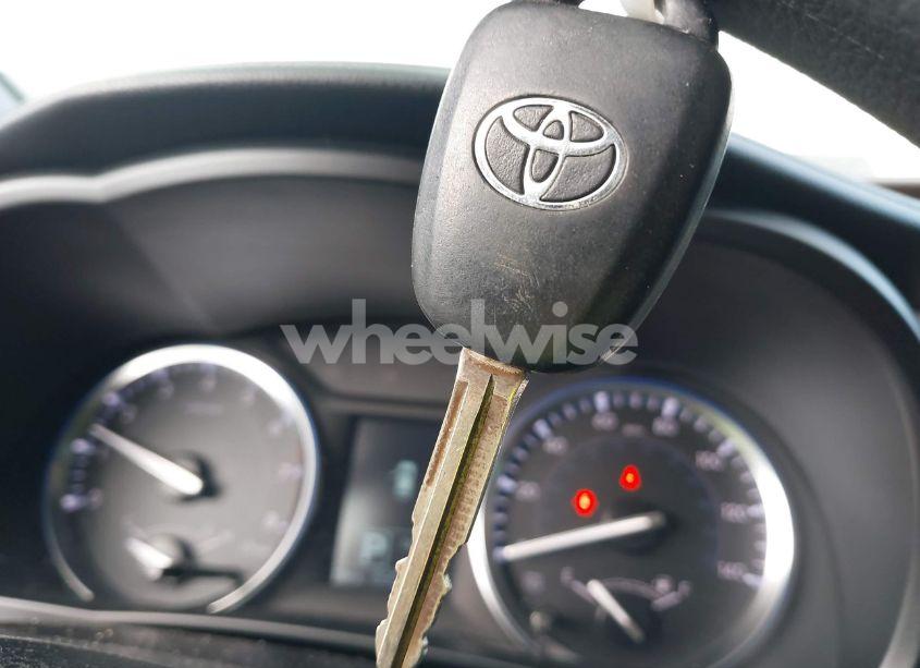 Photo 11 of 2016 Toyota Highlander LE V6 (VIN 5TDZKRFH0GS154945)