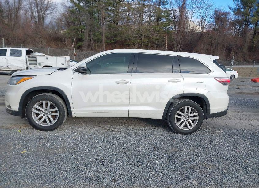 Photo 14 of 2016 Toyota Highlander LE V6 (VIN 5TDZKRFH0GS154945)