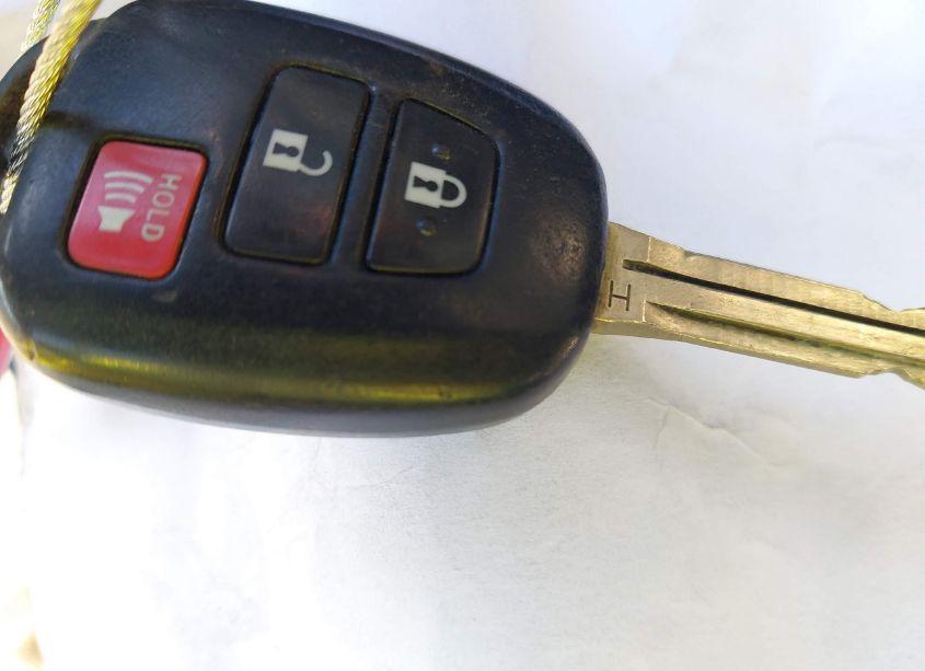 Photo 11 of 2015 Toyota Highlander LE V6 (VIN 5TDZKRFH1FS069353)