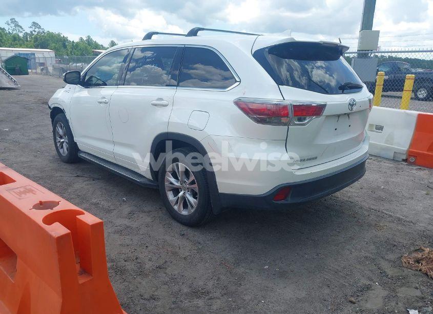 Photo 3 of 2015 Toyota Highlander LE PLUS V6 (VIN 5TDZKRFH1FS078571)