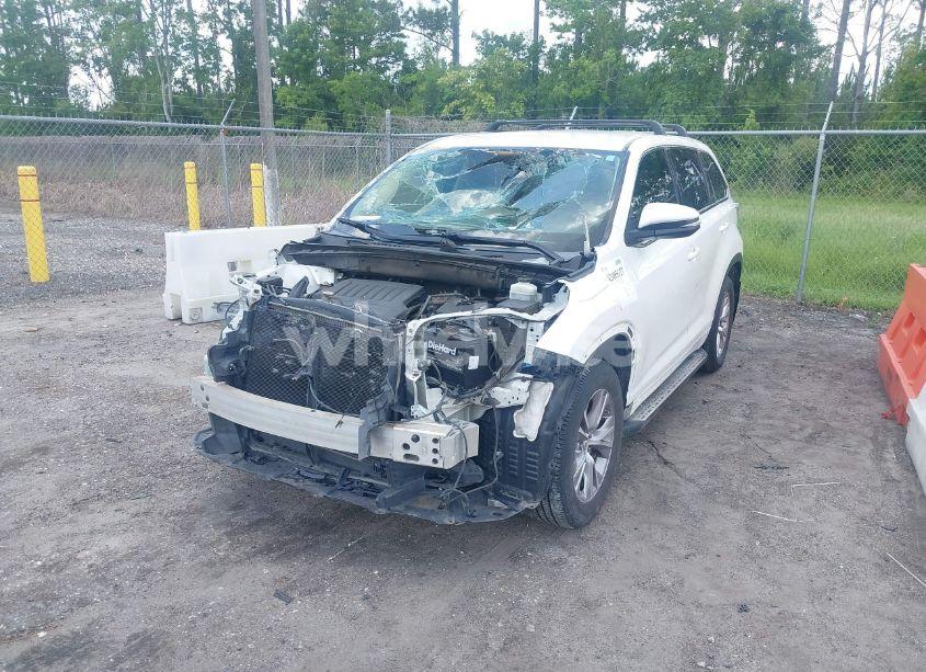 Photo 6 of 2015 Toyota Highlander LE PLUS V6 (VIN 5TDZKRFH1FS078571)