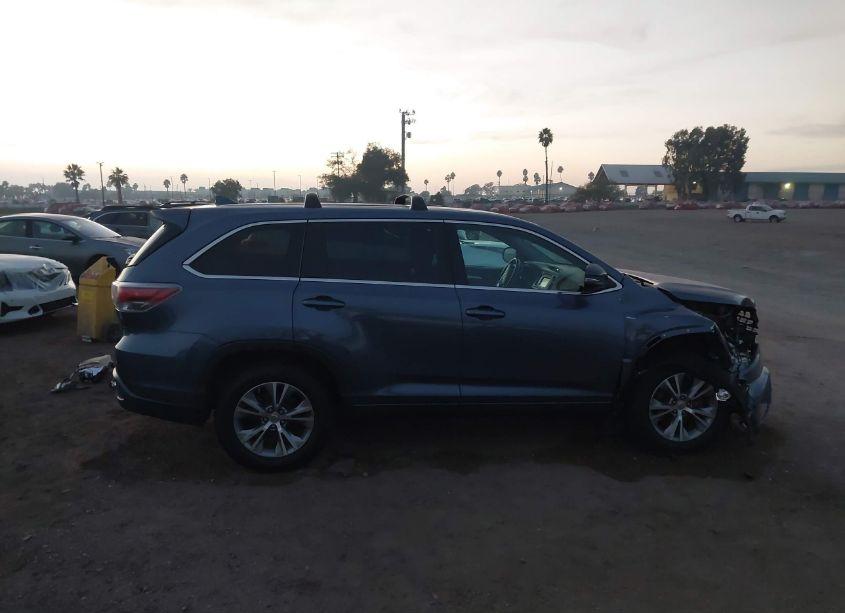 Photo 14 of 2015 Toyota Highlander LE PLUS V6 (VIN 5TDZKRFH1FS084970)