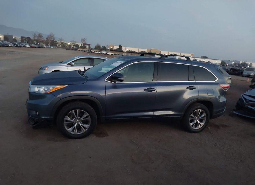 Photo 15 of 2015 Toyota Highlander LE PLUS V6 (VIN 5TDZKRFH1FS084970)