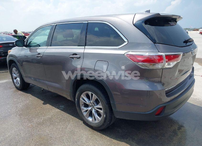 Photo 3 of 2016 Toyota Highlander LE PLUS V6 (VIN 5TDZKRFH1GS185041)