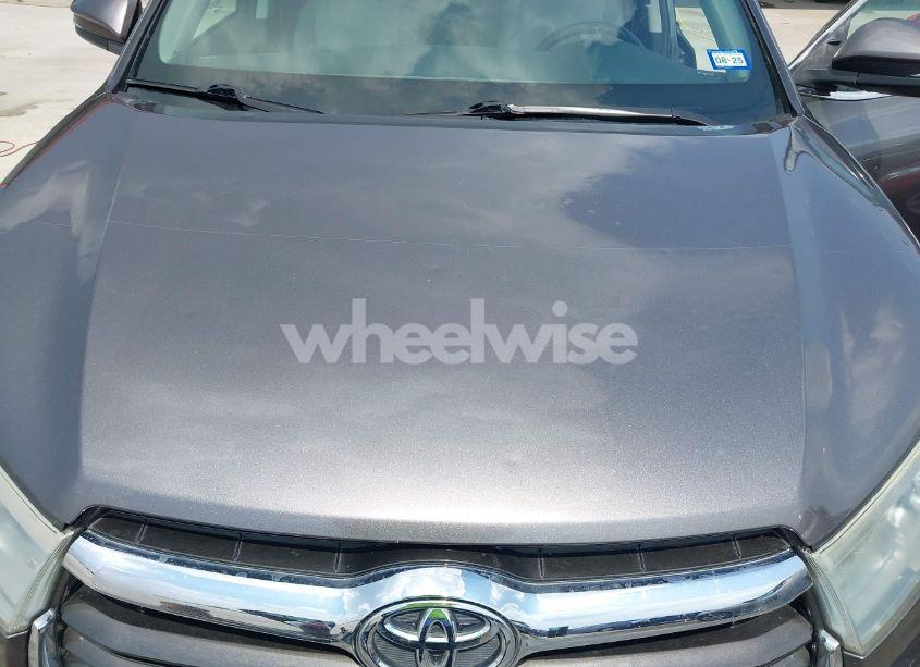 Photo 6 of 2016 Toyota Highlander LE PLUS V6 (VIN 5TDZKRFH1GS185041)