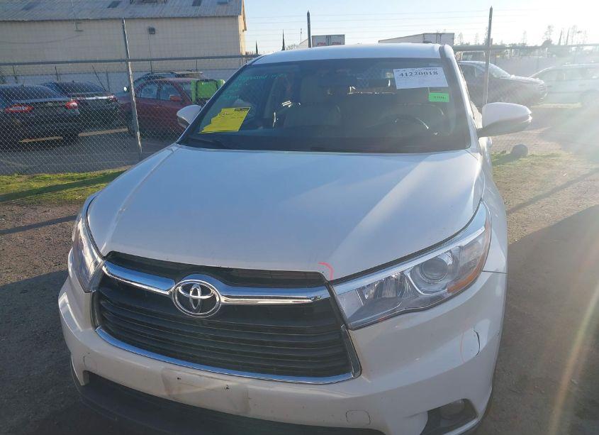 Photo 13 of 2015 Toyota Highlander LE/LE PLUS (VIN 5TDZKRFH2FS081494)