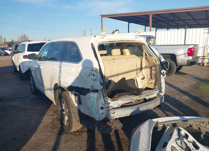 Photo 3 of 2015 Toyota Highlander LE/LE PLUS (VIN 5TDZKRFH2FS081494)