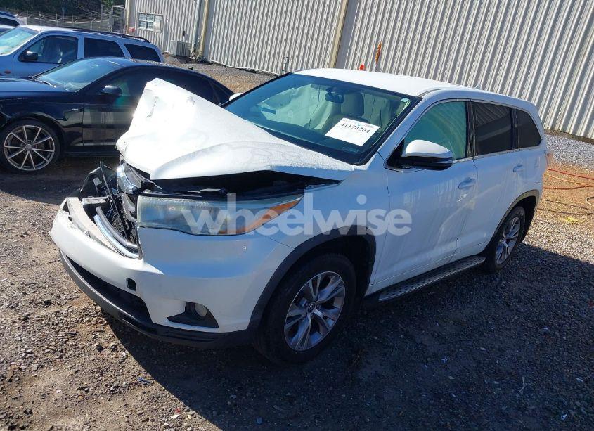 Photo 2 of 2016 Toyota Highlander LE PLUS V6 (VIN 5TDZKRFH2GS138651)