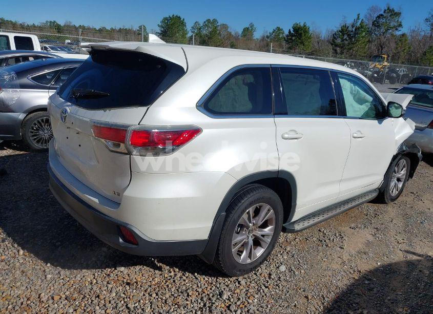 Photo 4 of 2016 Toyota Highlander LE PLUS V6 (VIN 5TDZKRFH2GS138651)