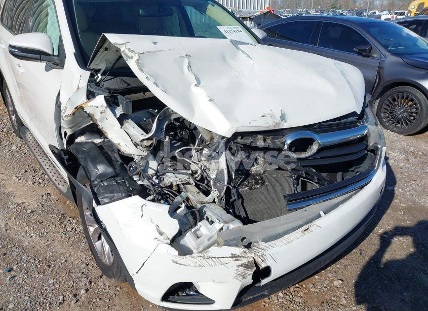 Photo 6 of 2016 Toyota Highlander LE PLUS V6 (VIN 5TDZKRFH2GS138651)