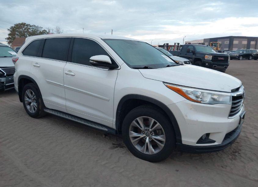 2016 Toyota Highlander LE PLUS V6 (VIN 5TDZKRFH3GS182822) main photo