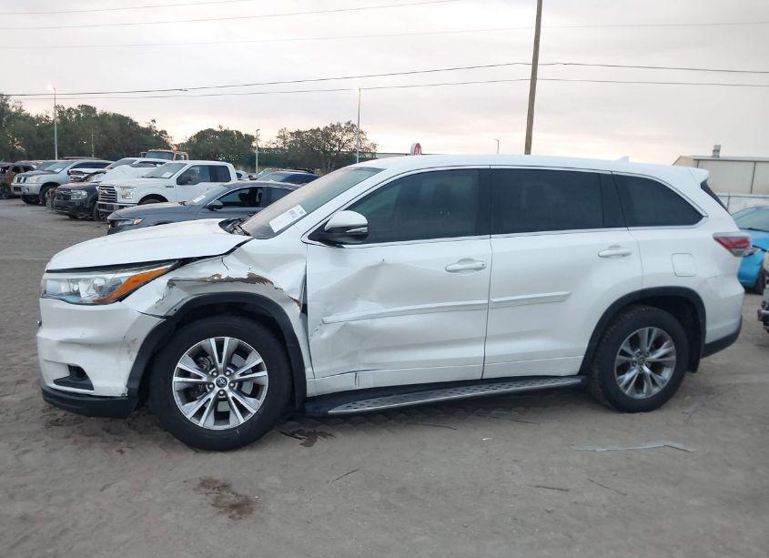 Photo 14 of 2016 Toyota Highlander LE PLUS V6 (VIN 5TDZKRFH3GS182822)